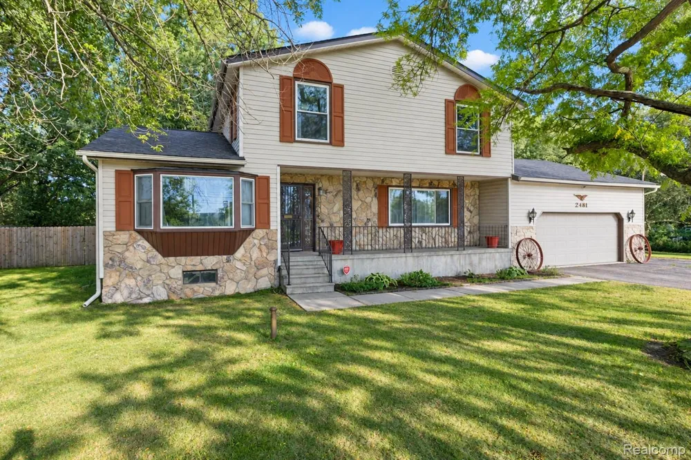 2481 S Genesee Road Burton City, MI 48519