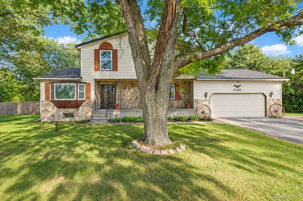 2481 S Genesee Road Burton City, MI 48519