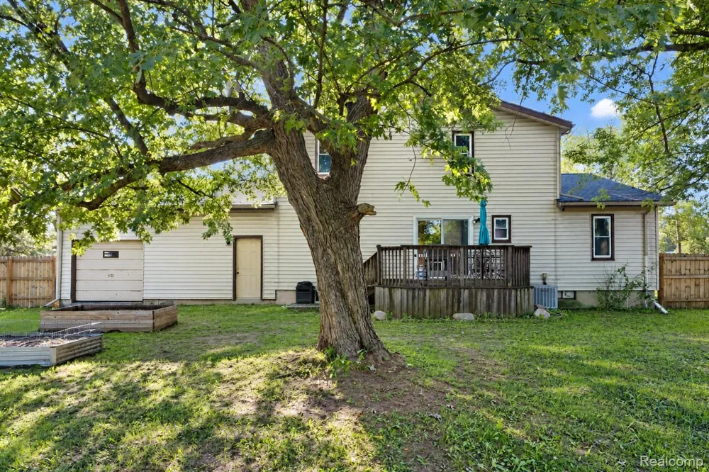 2481 S Genesee Road Burton City, MI 48519