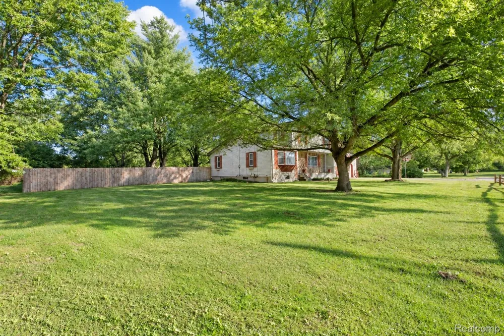2481 S Genesee Road Burton City, MI 48519