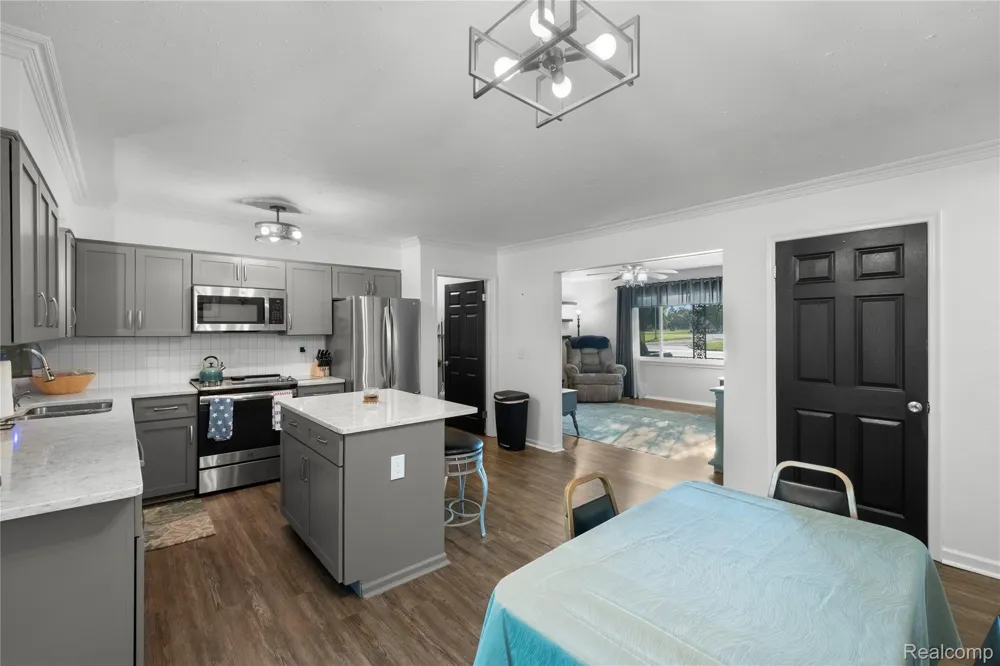 2481 S Genesee Road Burton City, MI 48519