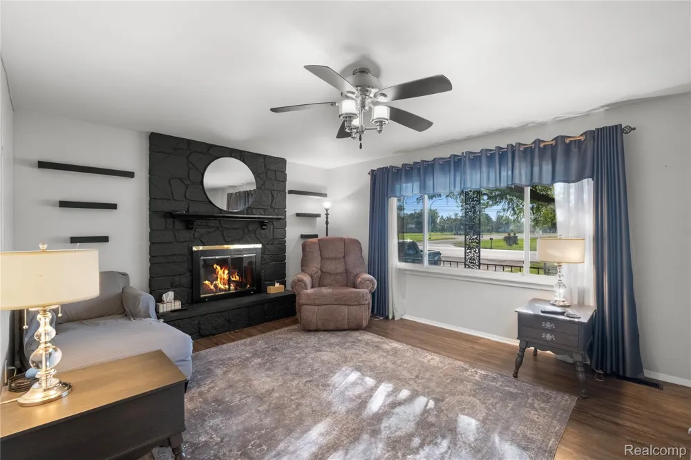 2481 S Genesee Road Burton City, MI 48519