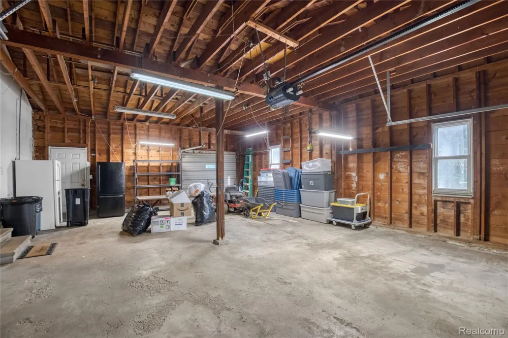 2481 S Genesee Road Burton City, MI 48519