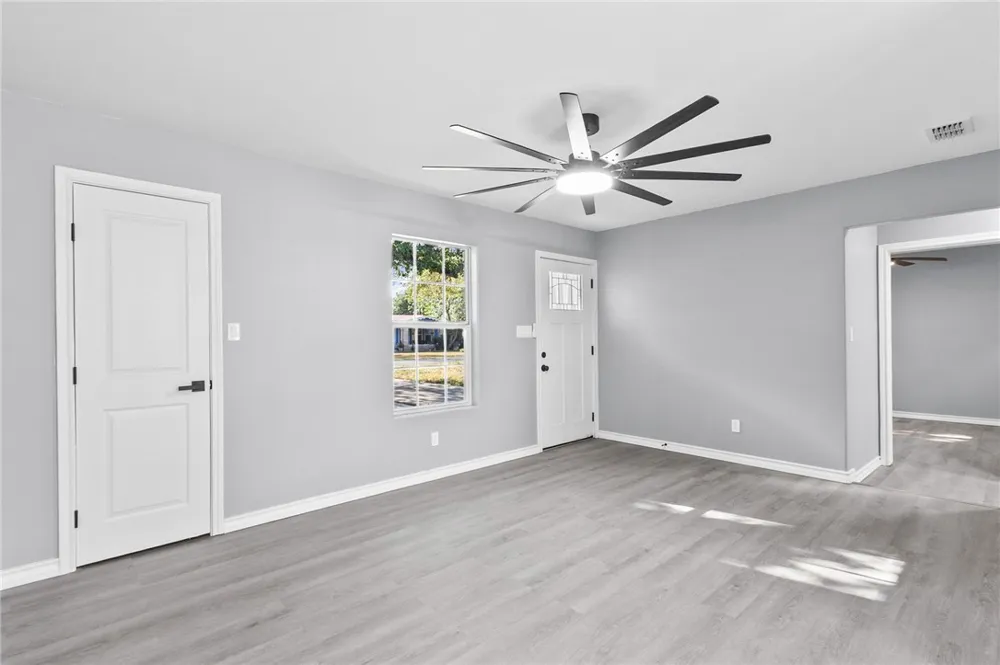 1120 Oakland Alice, TX 78332