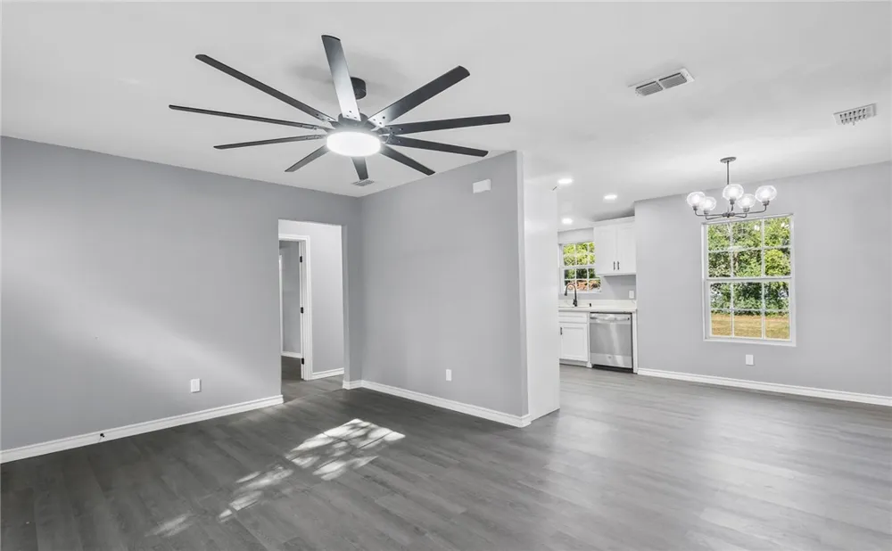 1120 Oakland Alice, TX 78332