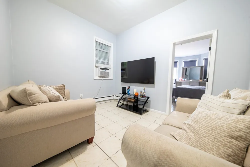 1808 WEST ST Union City, NJ 07087