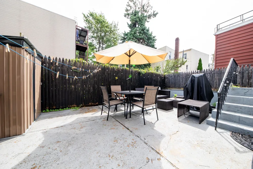 1808 WEST ST Union City, NJ 07087