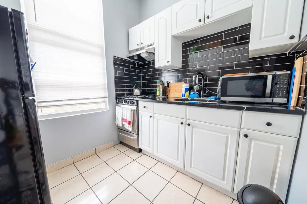 1808 WEST ST Union City, NJ 07087