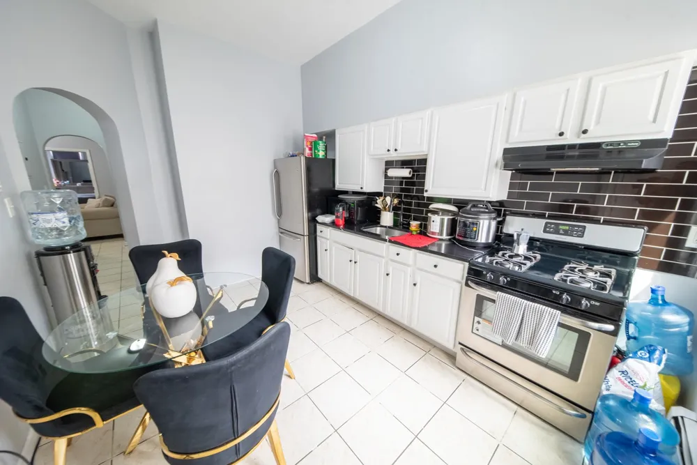 1808 WEST ST Union City, NJ 07087