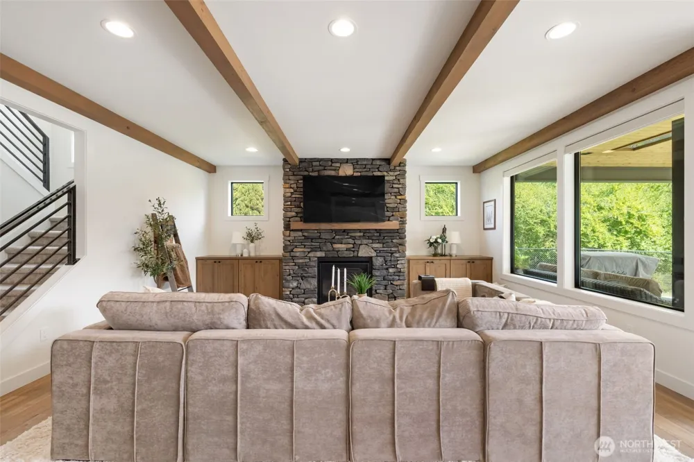 2529 14th Ave NW Gig Harbor, WA 98335