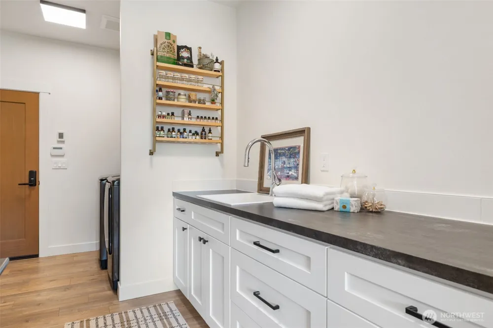 2529 14th Ave NW Gig Harbor, WA 98335