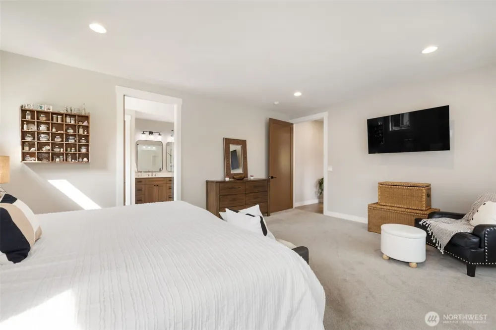 2529 14th Ave NW Gig Harbor, WA 98335