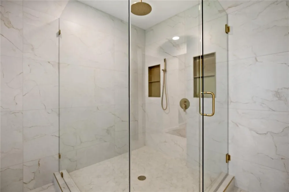 220 14TH AVENUE St Petersburg, FL 33701