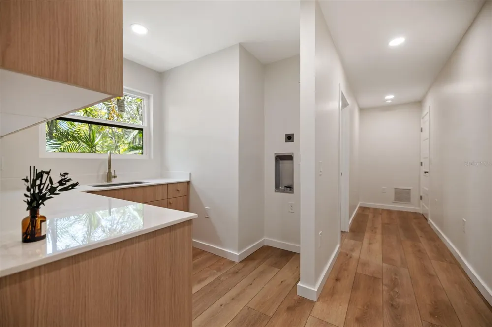 220 14TH AVENUE St Petersburg, FL 33701