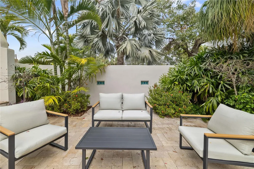 220 14TH AVENUE St Petersburg, FL 33701