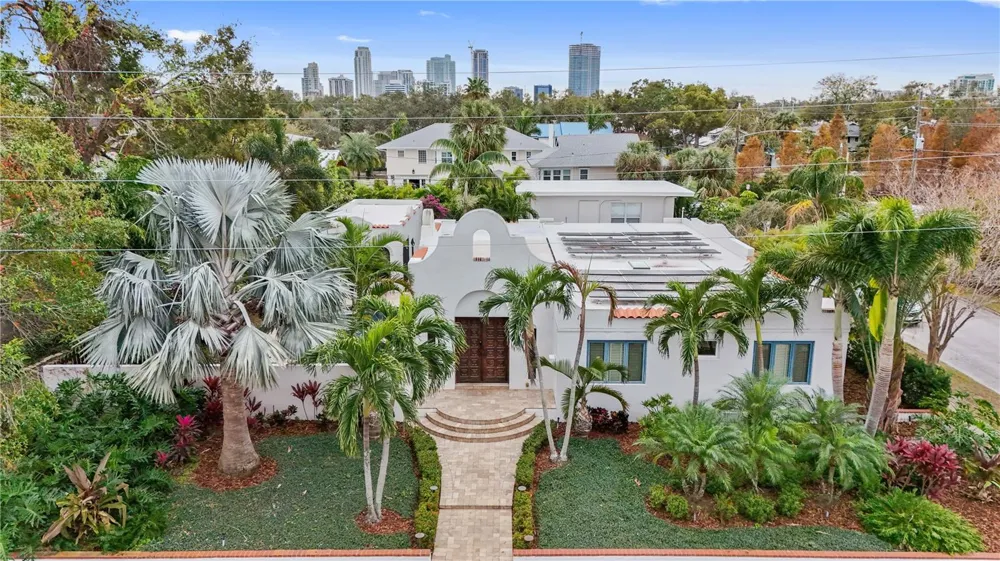 220 14TH AVENUE St Petersburg, FL 33701