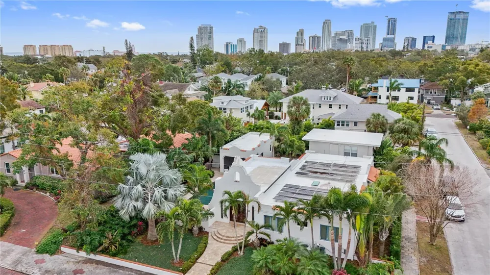 220 14TH AVENUE St Petersburg, FL 33701