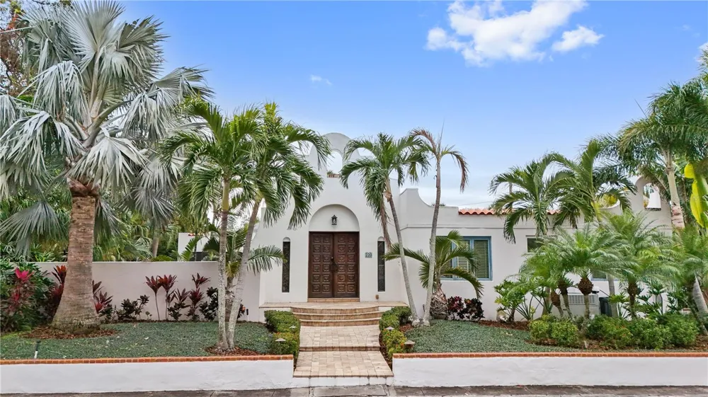 220 14TH AVENUE St Petersburg, FL 33701