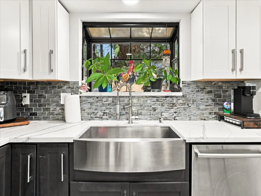 40593 Saddleback Road Bass Lake, CA 93604