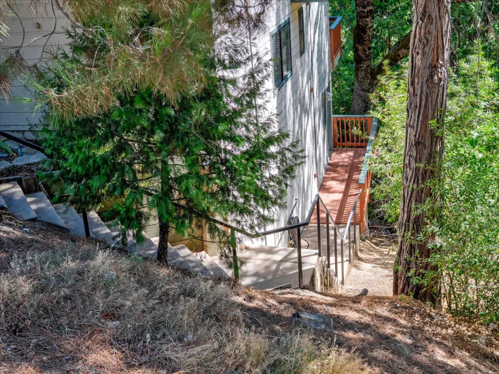 40593 Saddleback Road Bass Lake, CA 93604