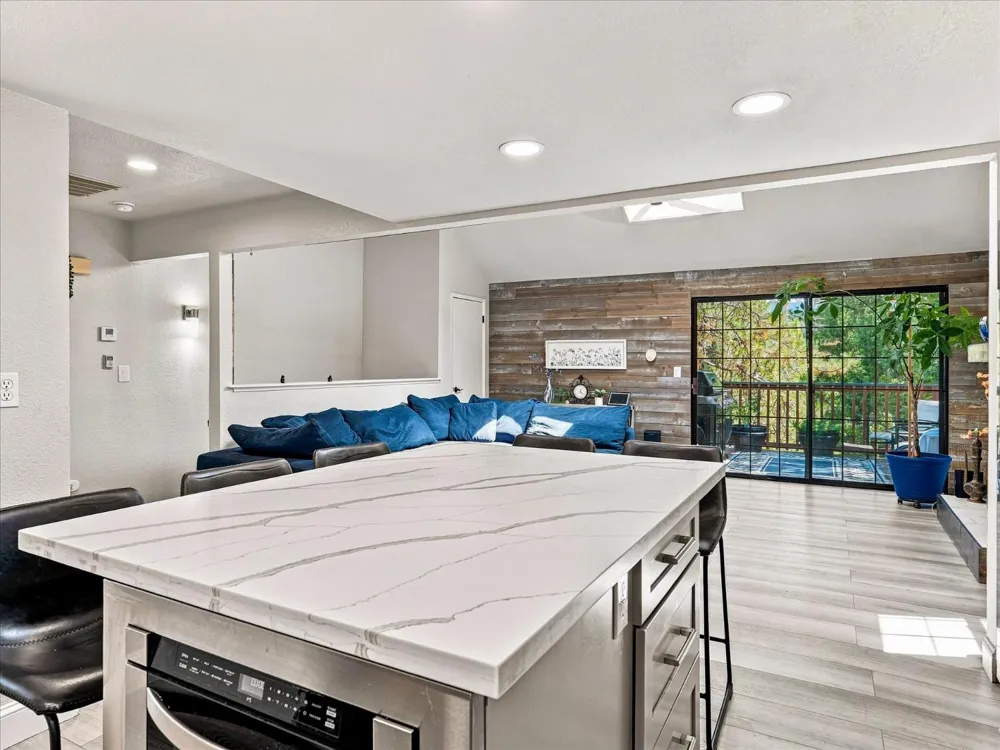 40593 Saddleback Road Bass Lake, CA 93604