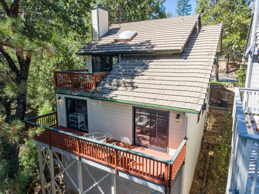 40593 Saddleback Road Bass Lake, CA 93604