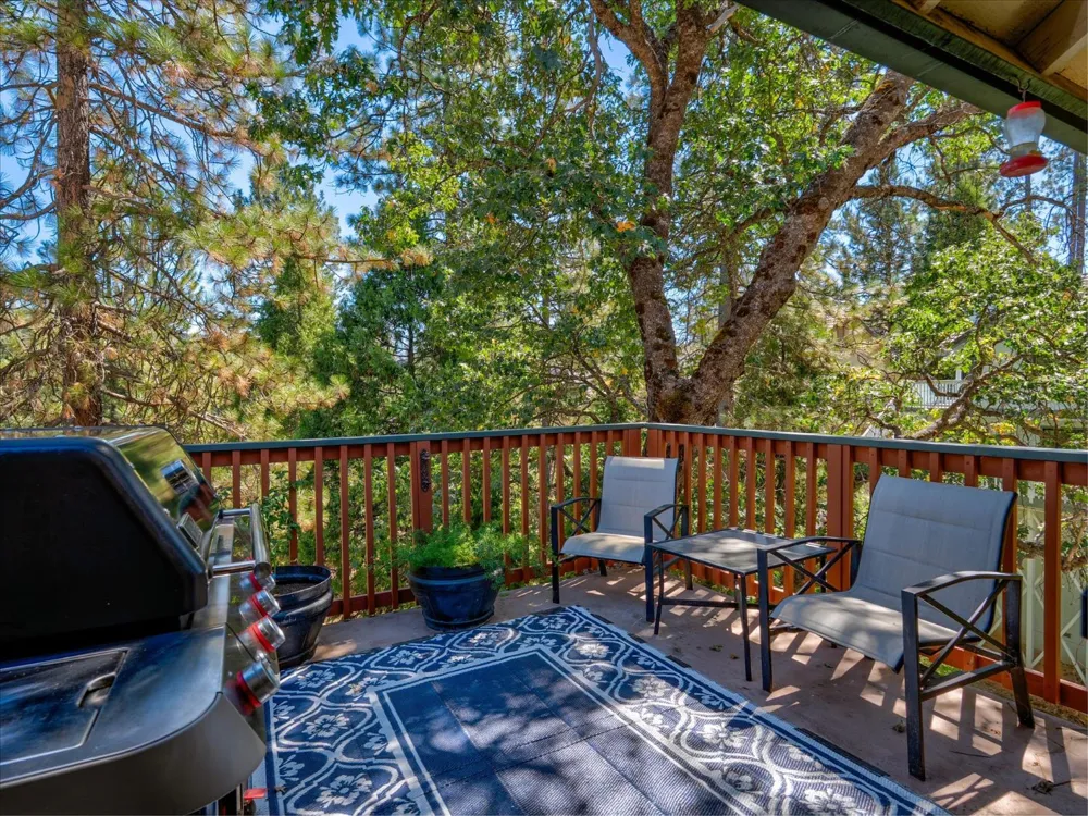 40593 Saddleback Road Bass Lake, CA 93604