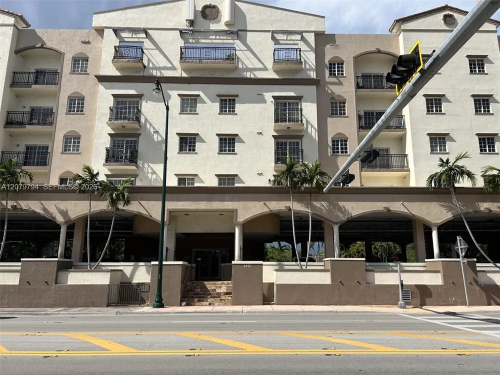 5271 SW 8th St #313 Miami, FL 33134