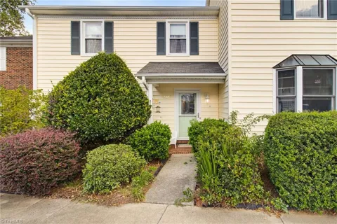 2522 Cottage Place