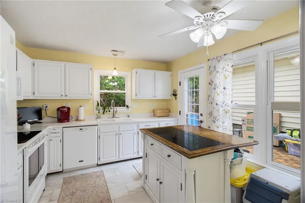 2522 Cottage Place Greensboro, NC 27455