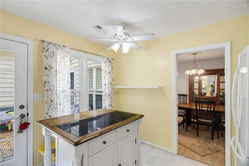 2522 Cottage Place Greensboro, NC 27455