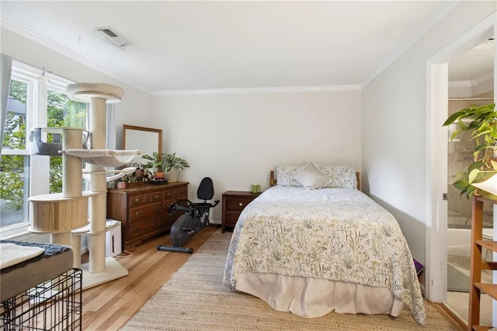2522 Cottage Place Greensboro, NC 27455