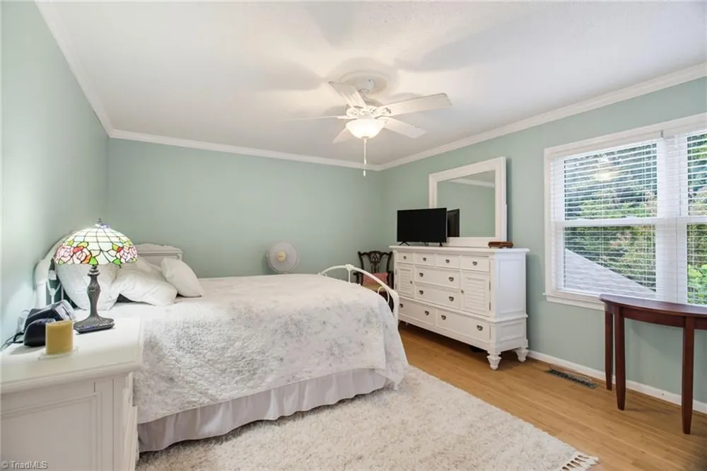 2522 Cottage Place Greensboro, NC 27455