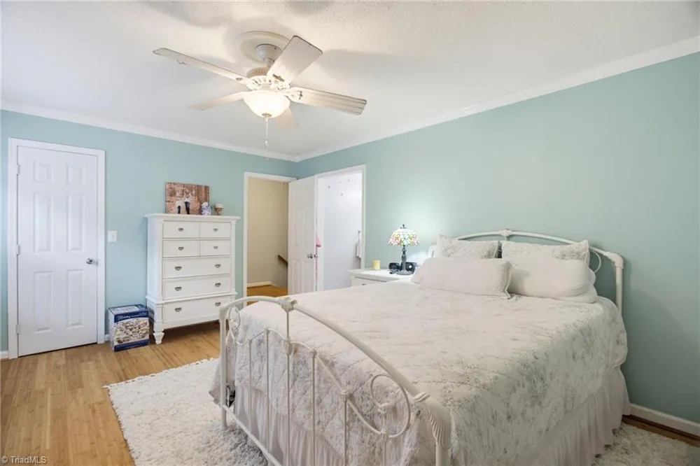2522 Cottage Place Greensboro, NC 27455