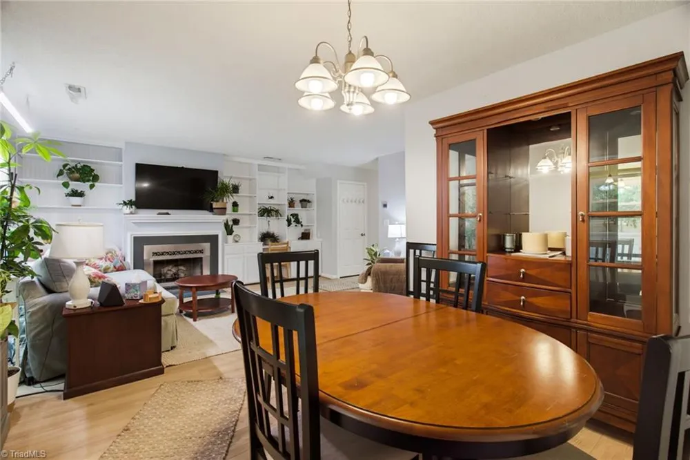 2522 Cottage Place Greensboro, NC 27455