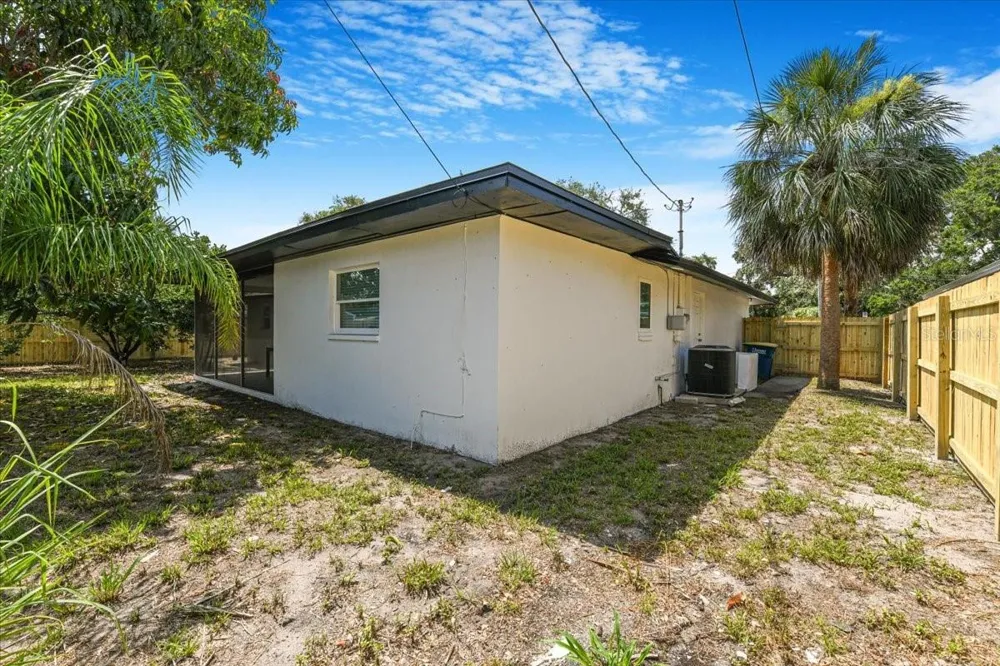 1114 LA SALLE STREET Clearwater, FL 33755