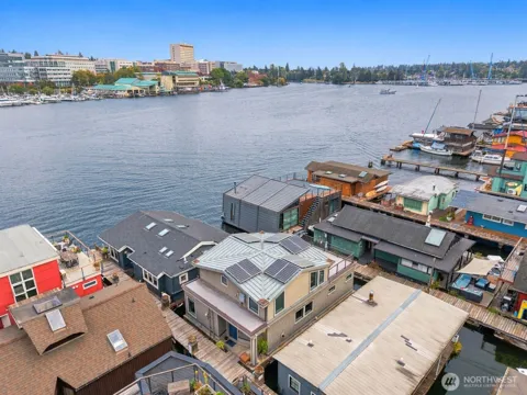 3146 Portage Bay Place E