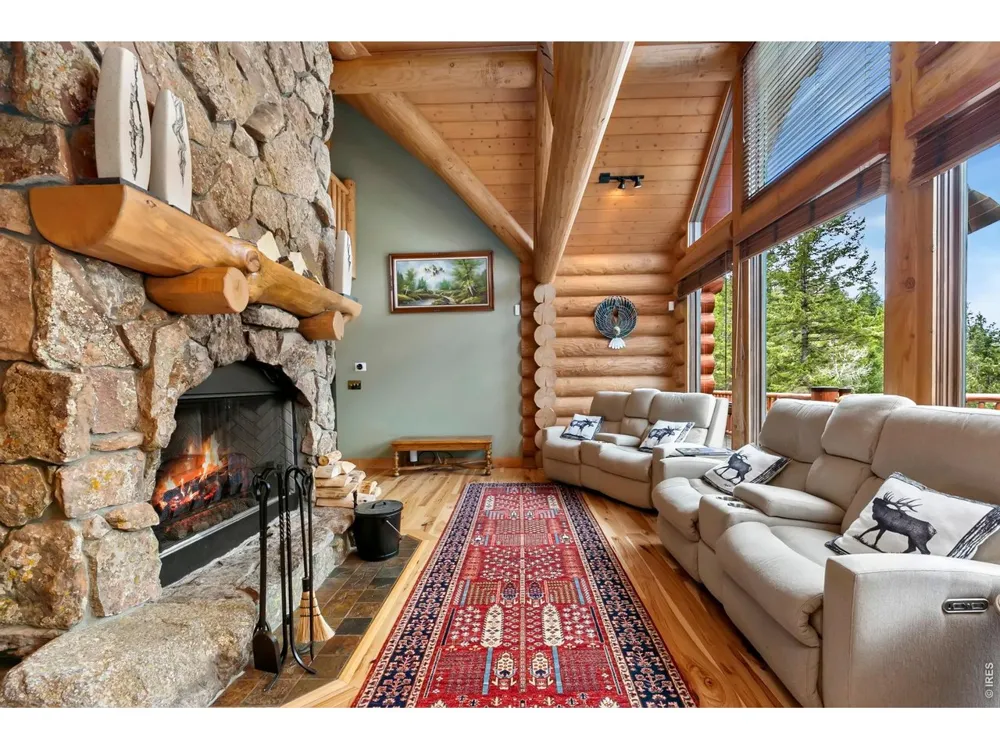 1490 Hummingbird Drive Estes Park, CO 80517