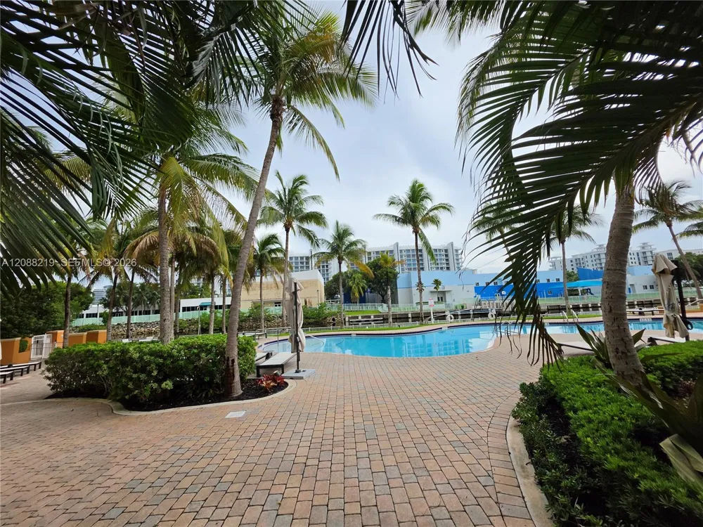 3340 NE 190th St #705 Aventura, FL 33180