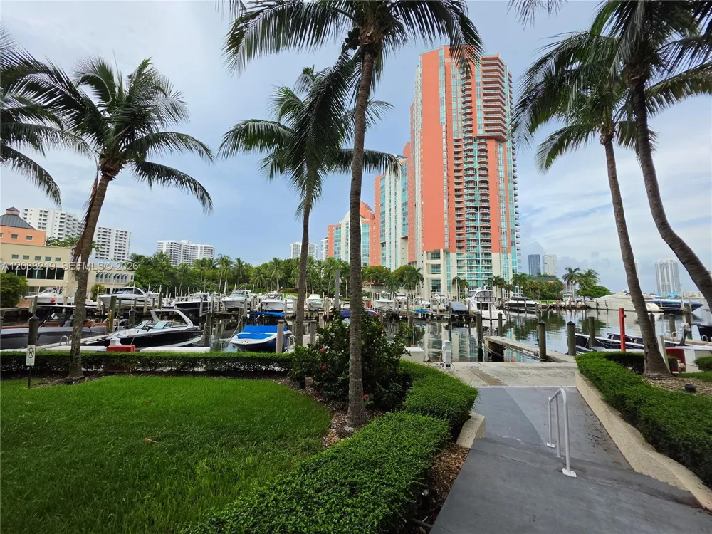 3340 NE 190th St #705 Aventura, FL 33180