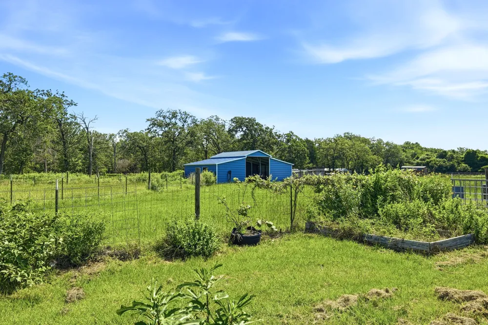1951 County Road 475 Thrall, TX 76578