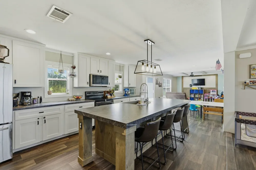 1951 County Road 475 Thrall, TX 76578