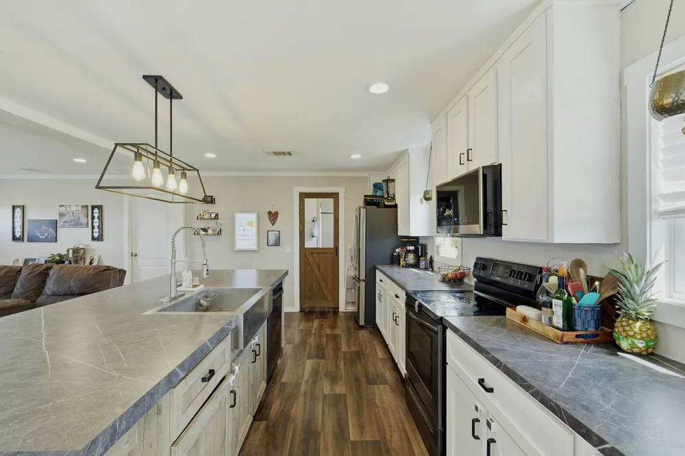1951 County Road 475 Thrall, TX 76578