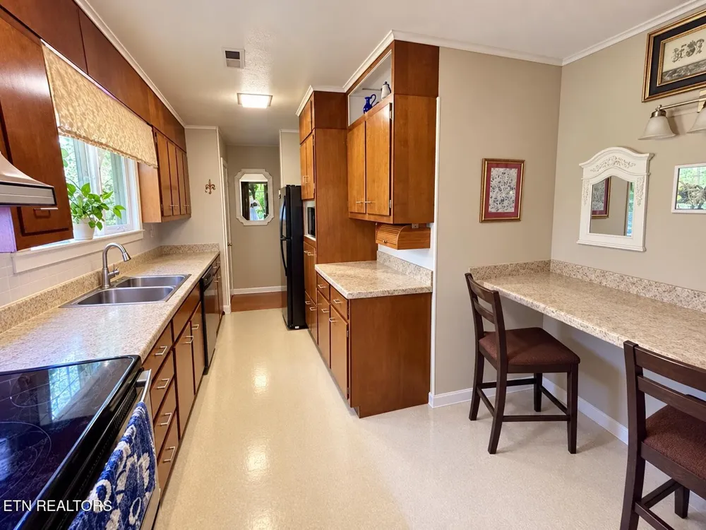 145 Scott Rd Harriman, TN 37748