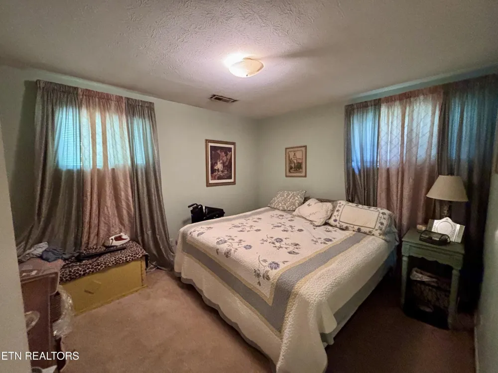 145 Scott Rd Harriman, TN 37748