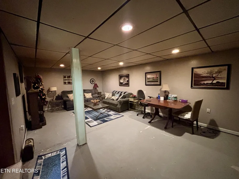 145 Scott Rd Harriman, TN 37748