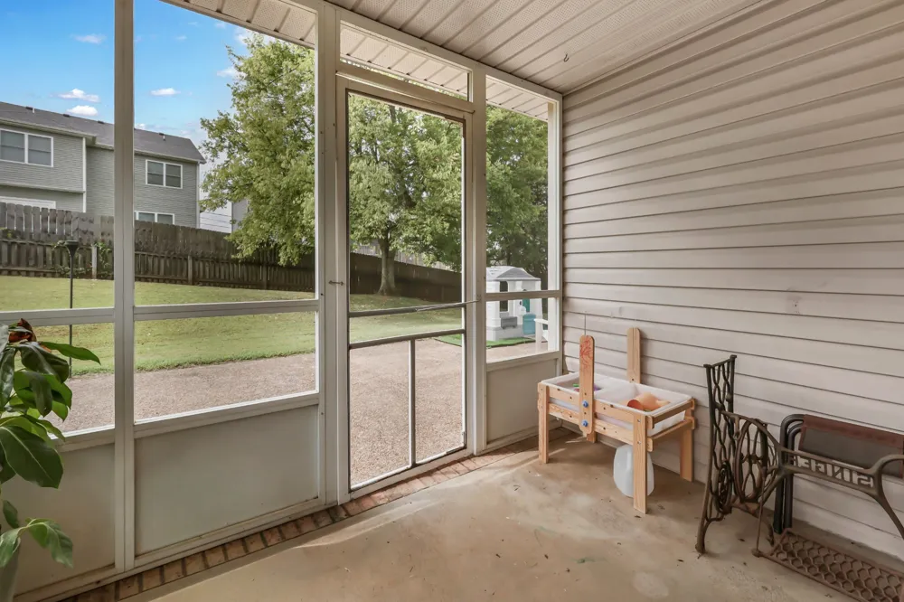 625 E Glenridge Ln Clarksville, TN 37043