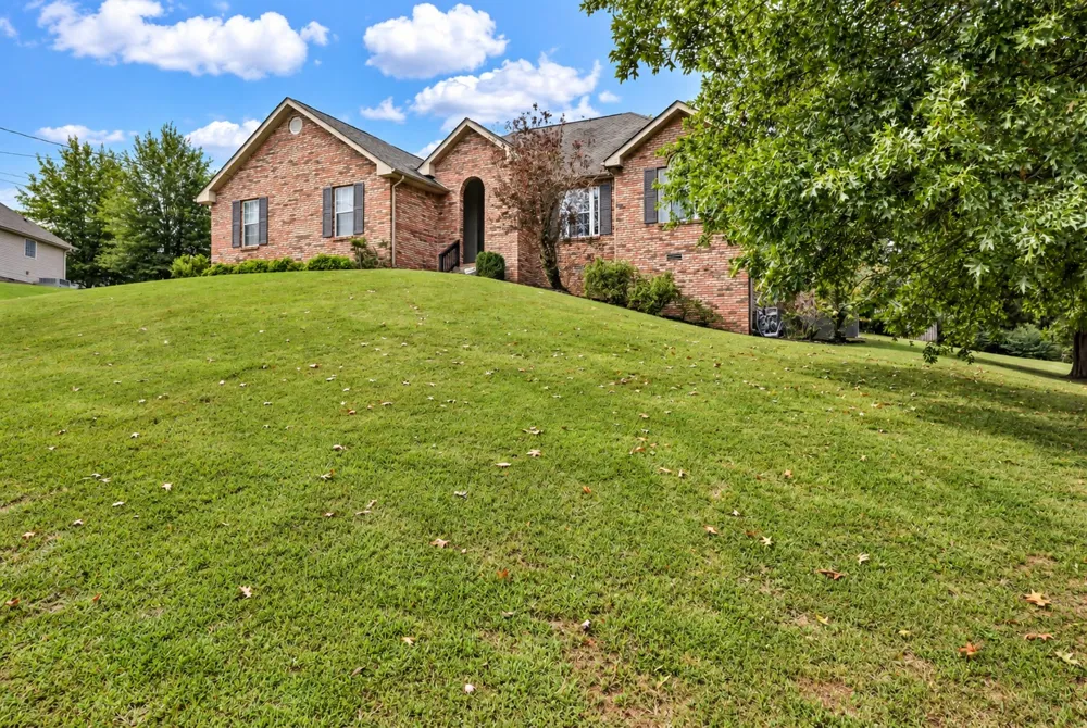 625 E Glenridge Ln Clarksville, TN 37043