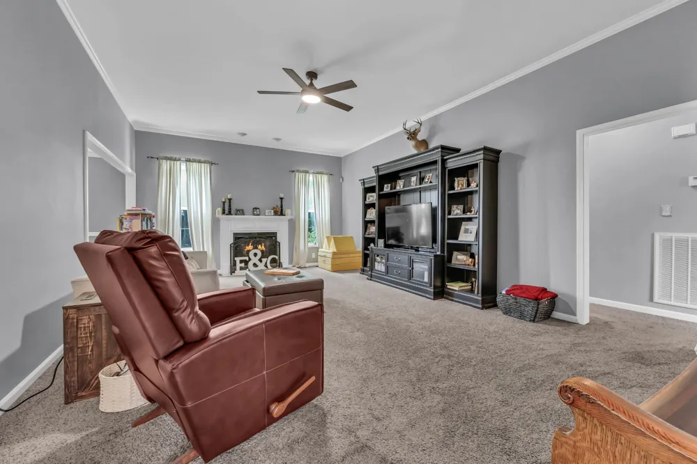 625 E Glenridge Ln Clarksville, TN 37043