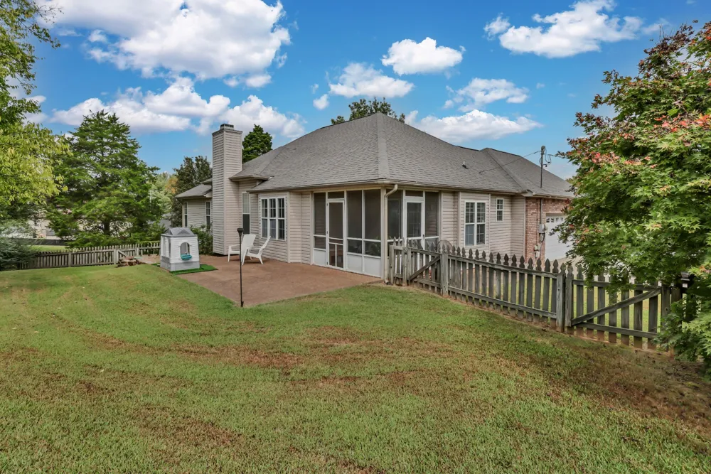 625 E Glenridge Ln Clarksville, TN 37043
